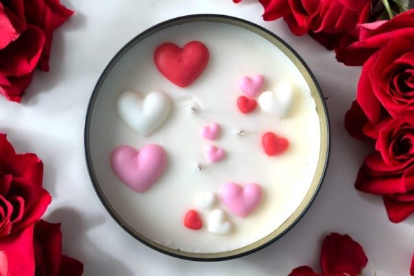 16 oz candle tin with hearts